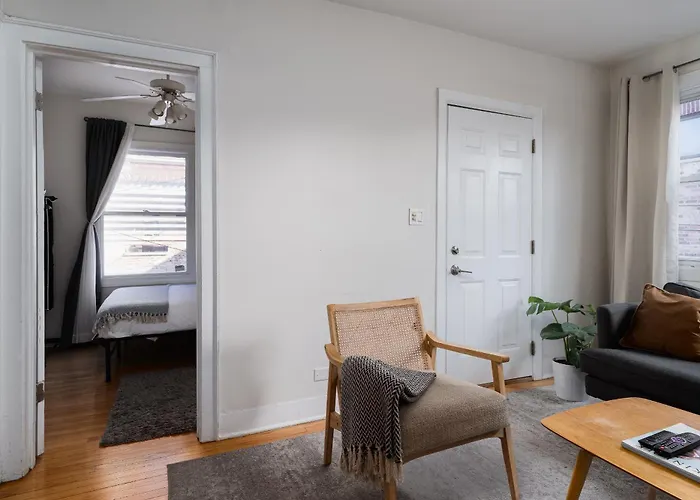 Bucktown 2br Near The 606
