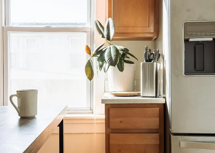 Bucktown 2br Near The 606 * Chicago