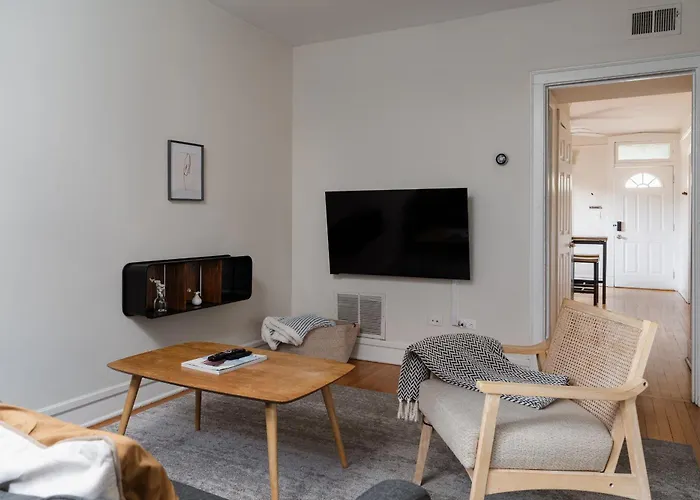 Bucktown 2br Near The 606 Chicago